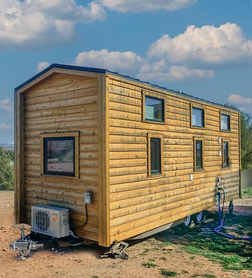 كوتنوود Cute Sedona Green-Certified Cedar Tiny Home المظهر الخارجي الصورة