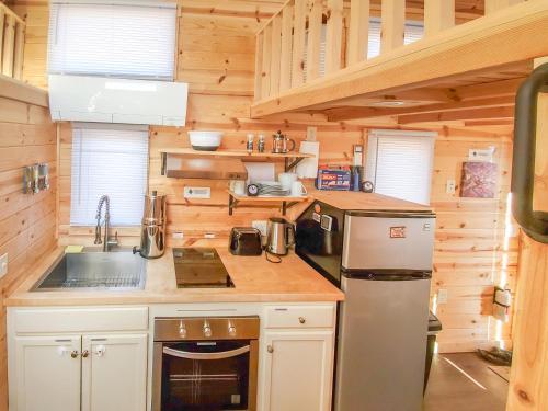 كوتنوود Cute Sedona Green-Certified Cedar Tiny Home المظهر الخارجي الصورة
