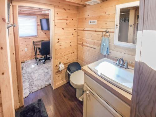 كوتنوود Cute Sedona Green-Certified Cedar Tiny Home المظهر الخارجي الصورة